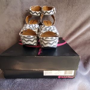 new never used  Sandalias de plataforma